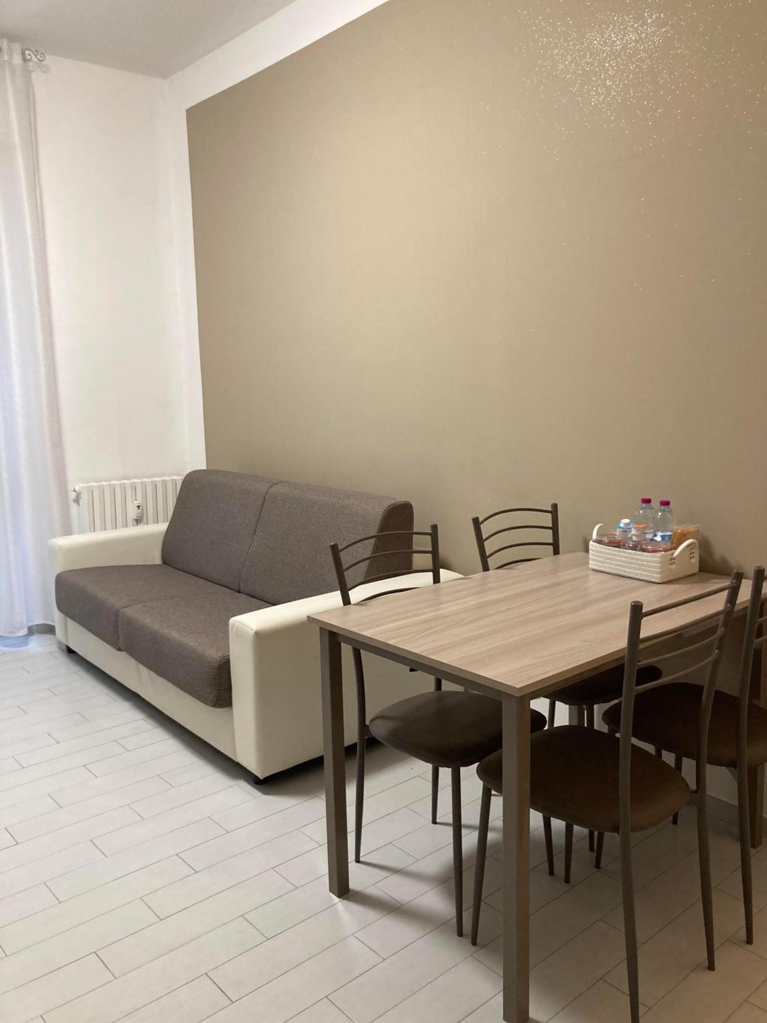 Ferienwohnung La Casa Di Marta Corsico Exterior foto